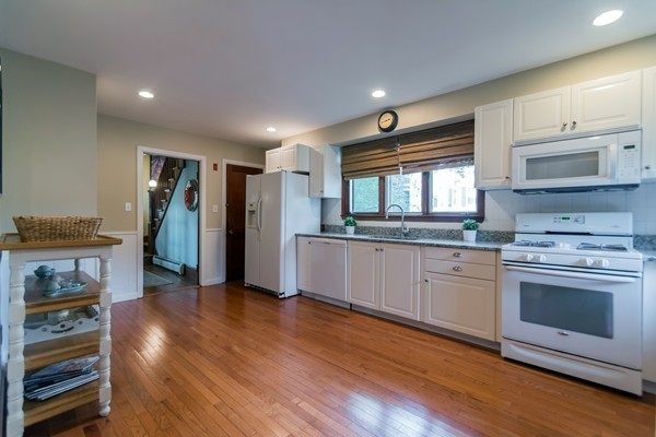 196 Waverley Road North Andover, MA 01845 - Photo 5 of 20