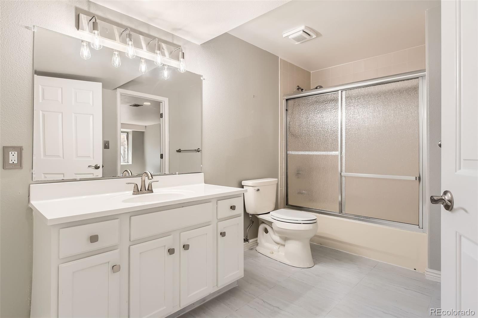 8834 Blue Mountain Place Highlands Ranch, CO 80126 - Photo 20 of 31