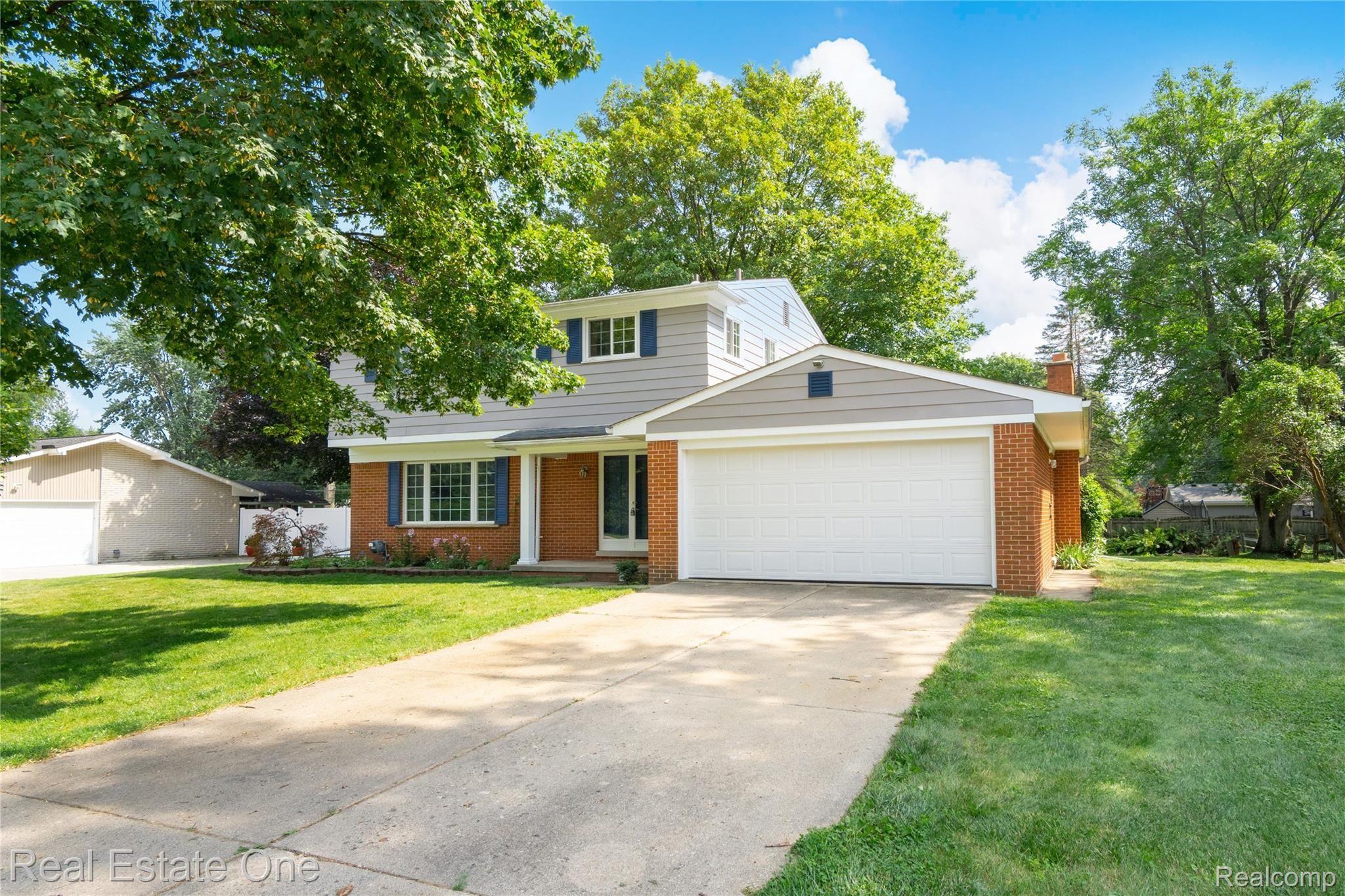 32601 West 13 Mile Road Farmington, MI 48334 - Photo 3 of 53 Exteriors (4 of 13).jpg