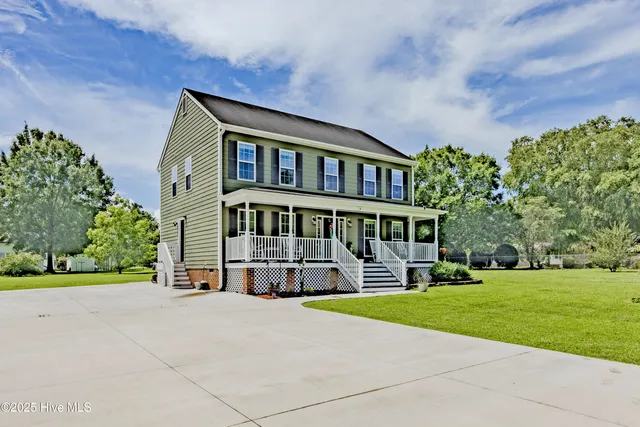 $347,000 | 307 West Murray Street, Wallace, NC 28466