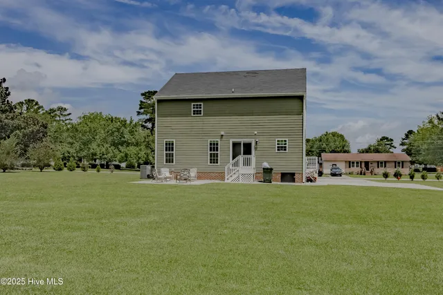 $347,000 | 307 West Murray Street, Wallace, NC 28466