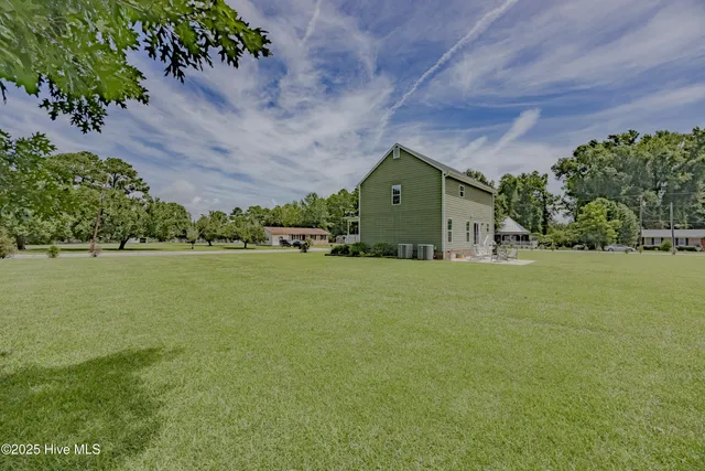 $347,000 | 307 West Murray Street, Wallace, NC 28466