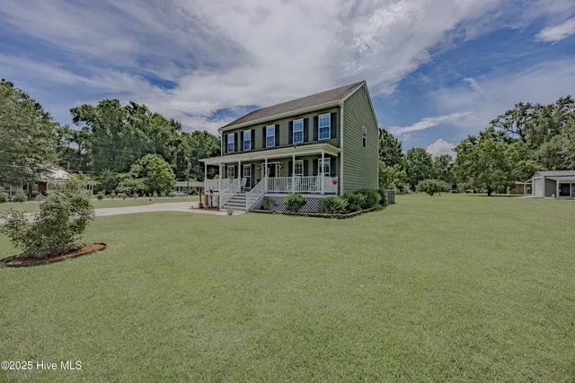 $347,000 | 307 West Murray Street, Wallace, NC 28466