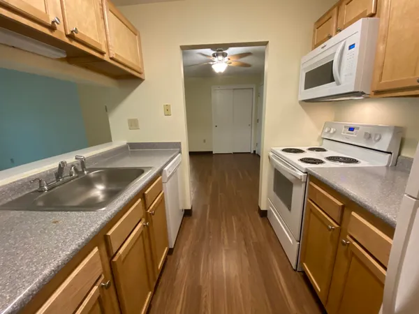 $1,899 | 143 Eastern Avenue, Unit 103, Manchester, NH 03104