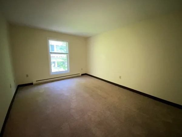 $1,899 | 143 Eastern Avenue, Unit 103, Manchester, NH 03104