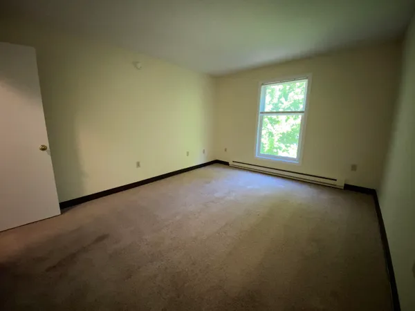 $1,899 | 143 Eastern Avenue, Unit 103, Manchester, NH 03104