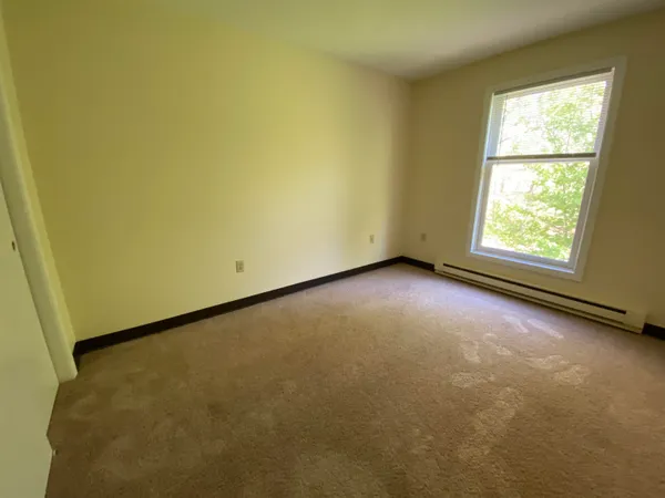 $1,899 | 143 Eastern Avenue, Unit 103, Manchester, NH 03104