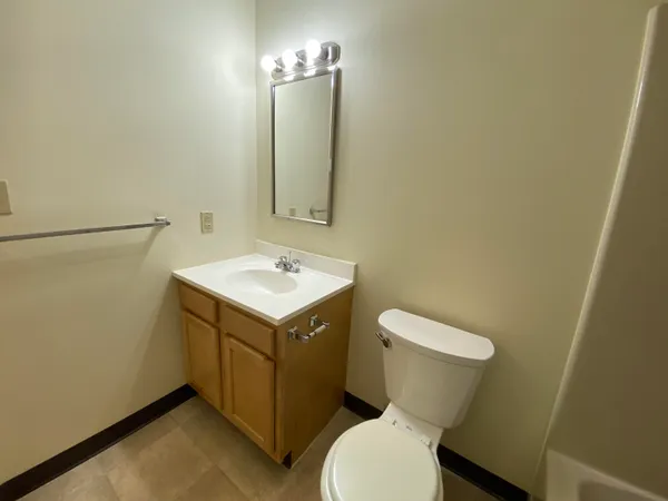 $1,899 | 143 Eastern Avenue, Unit 103, Manchester, NH 03104