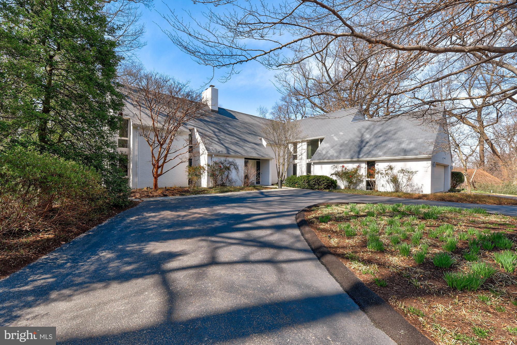 8 Bowen Mill Road Baltimore, MD 21212 - Photo 31 of 45 PRIVATE DRIVEWAY WITH TURN AROUND