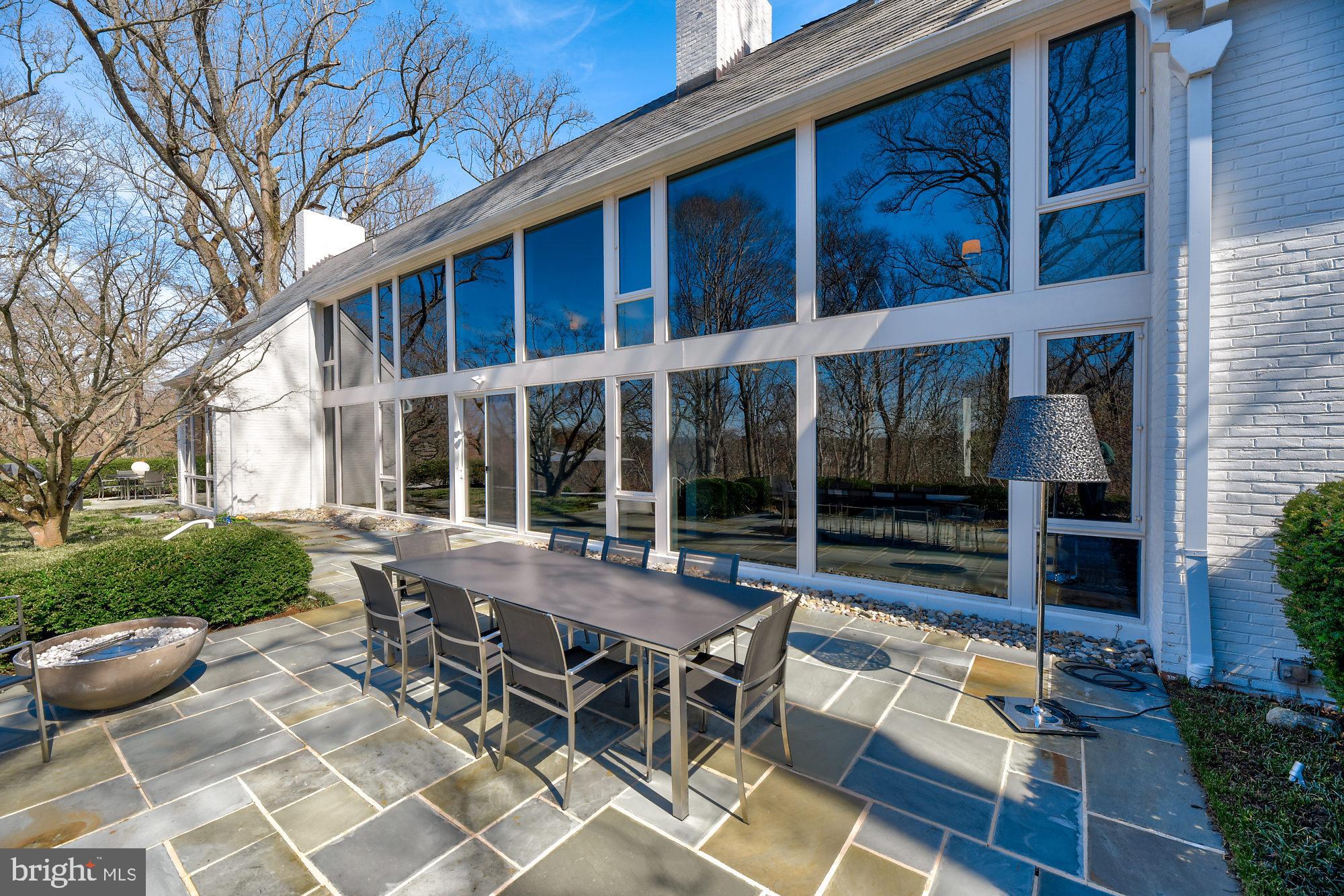 8 Bowen Mill Road Baltimore, MD 21212 - Photo 33 of 45 DINING ALFRESCO WITH VIEWS