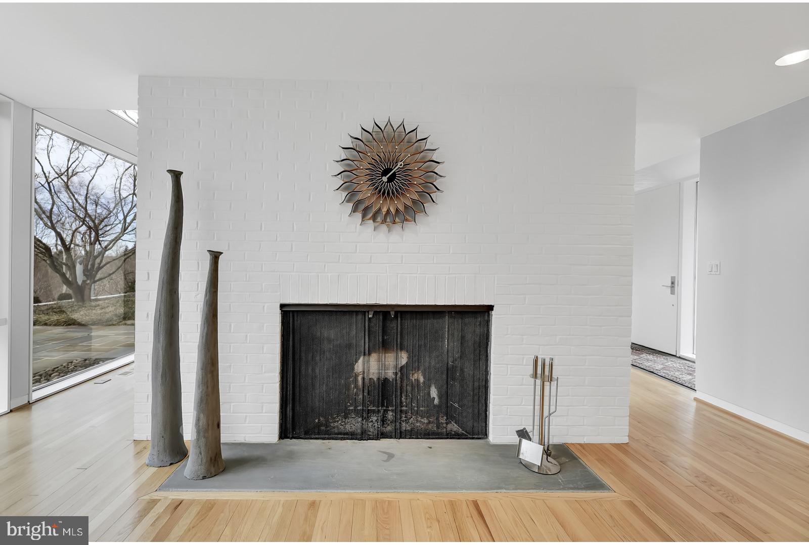 8 Bowen Mill Road Baltimore, MD 21212 - Photo 5 of 45 GLEAMING HARDWOOD FLOORS AND MULTIPLE FIREPLACES