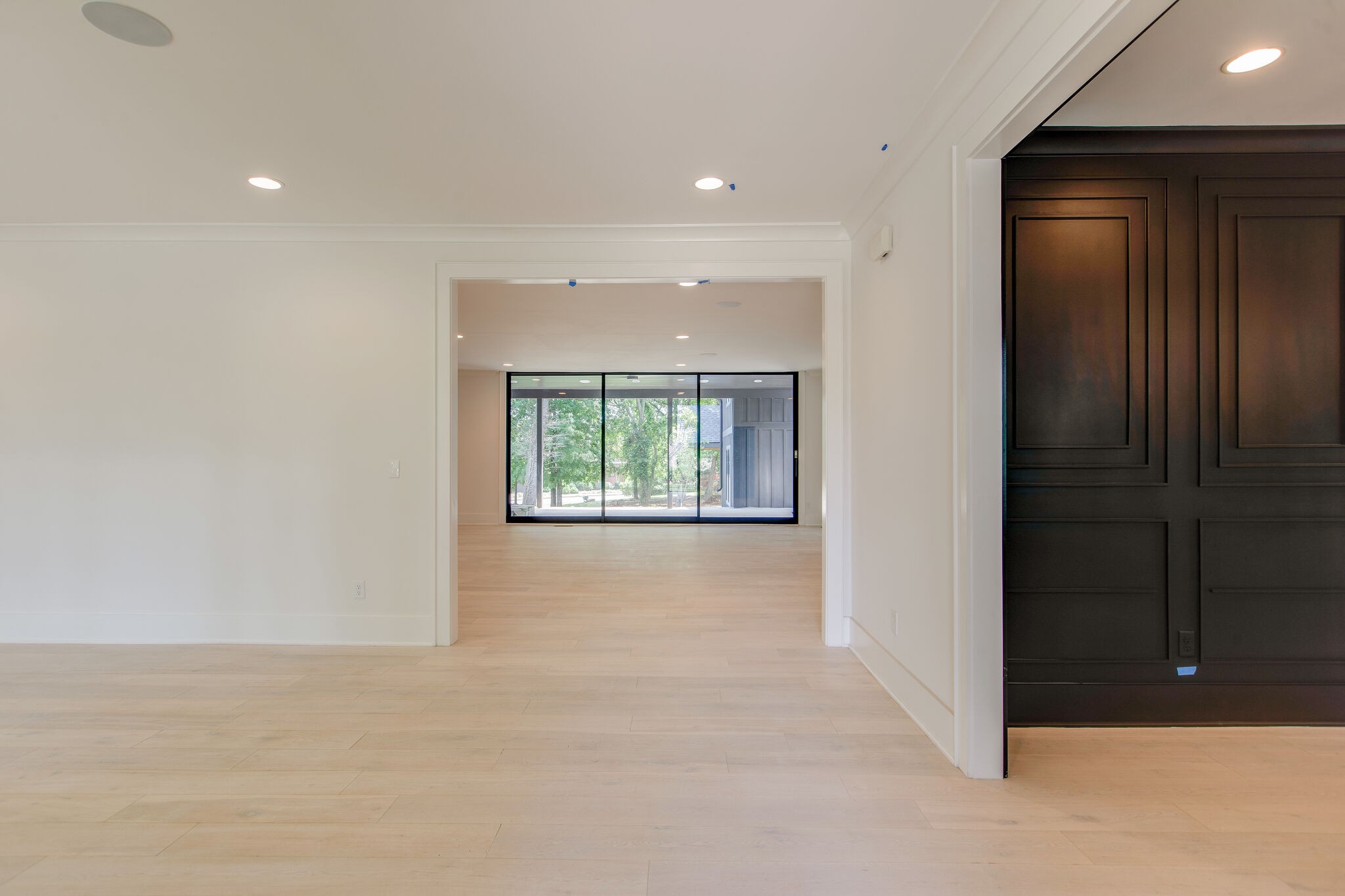 3800 Estes Road Nashville, TN 37215 - Photo 15 of 50 a view of hallway with a large window