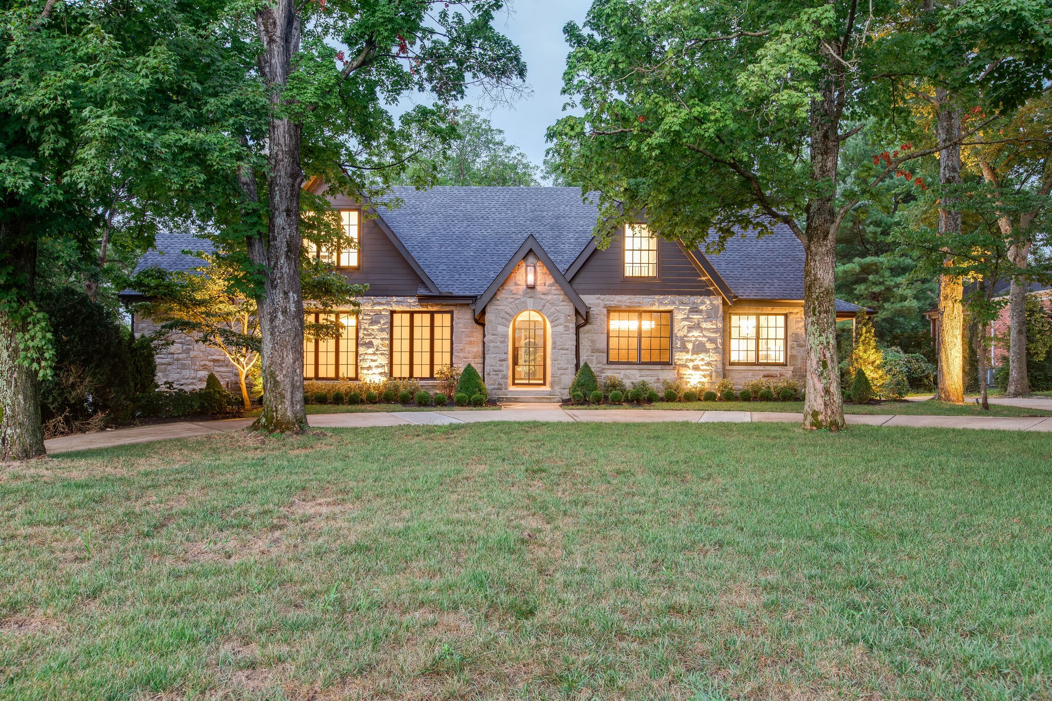 3800 Estes Road Nashville, TN 37215 - Photo 2 of 50 a front view of a house with a garden