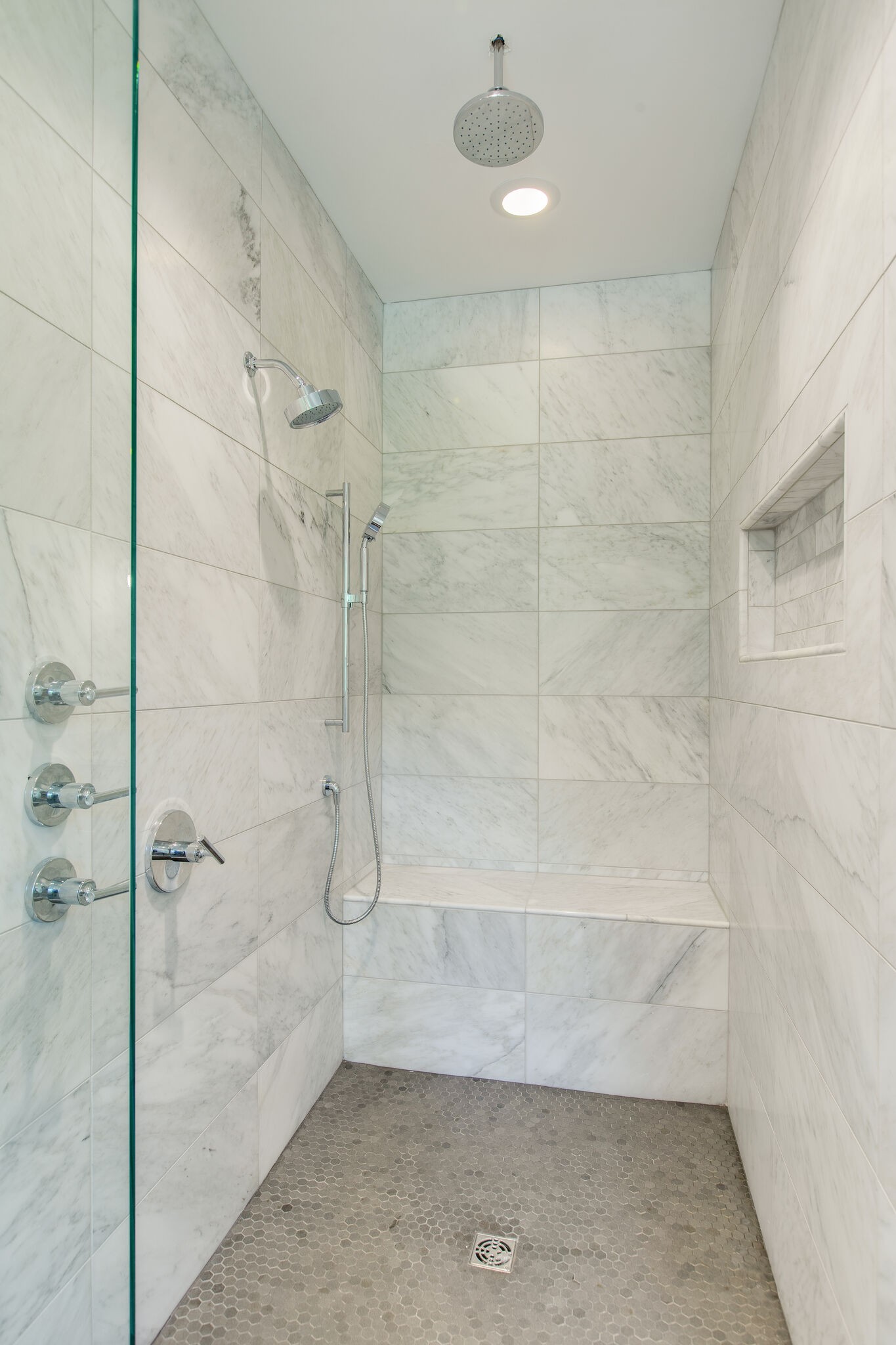 3800 Estes Road Nashville, TN 37215 - Photo 39 of 50 a view of a bathroom