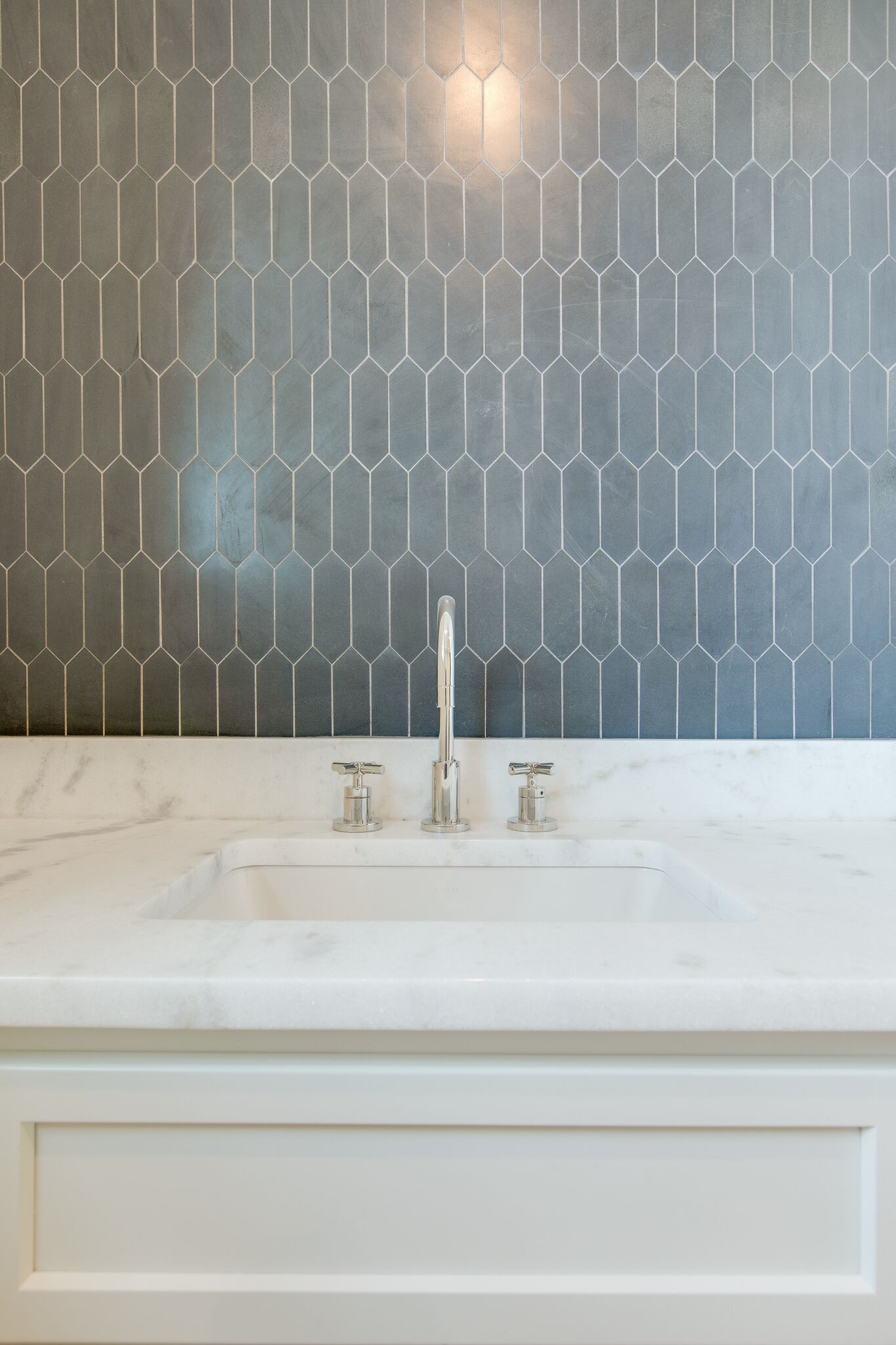 3800 Estes Road Nashville, TN 37215 - Photo 46 of 50 a bathroom with a bathtub