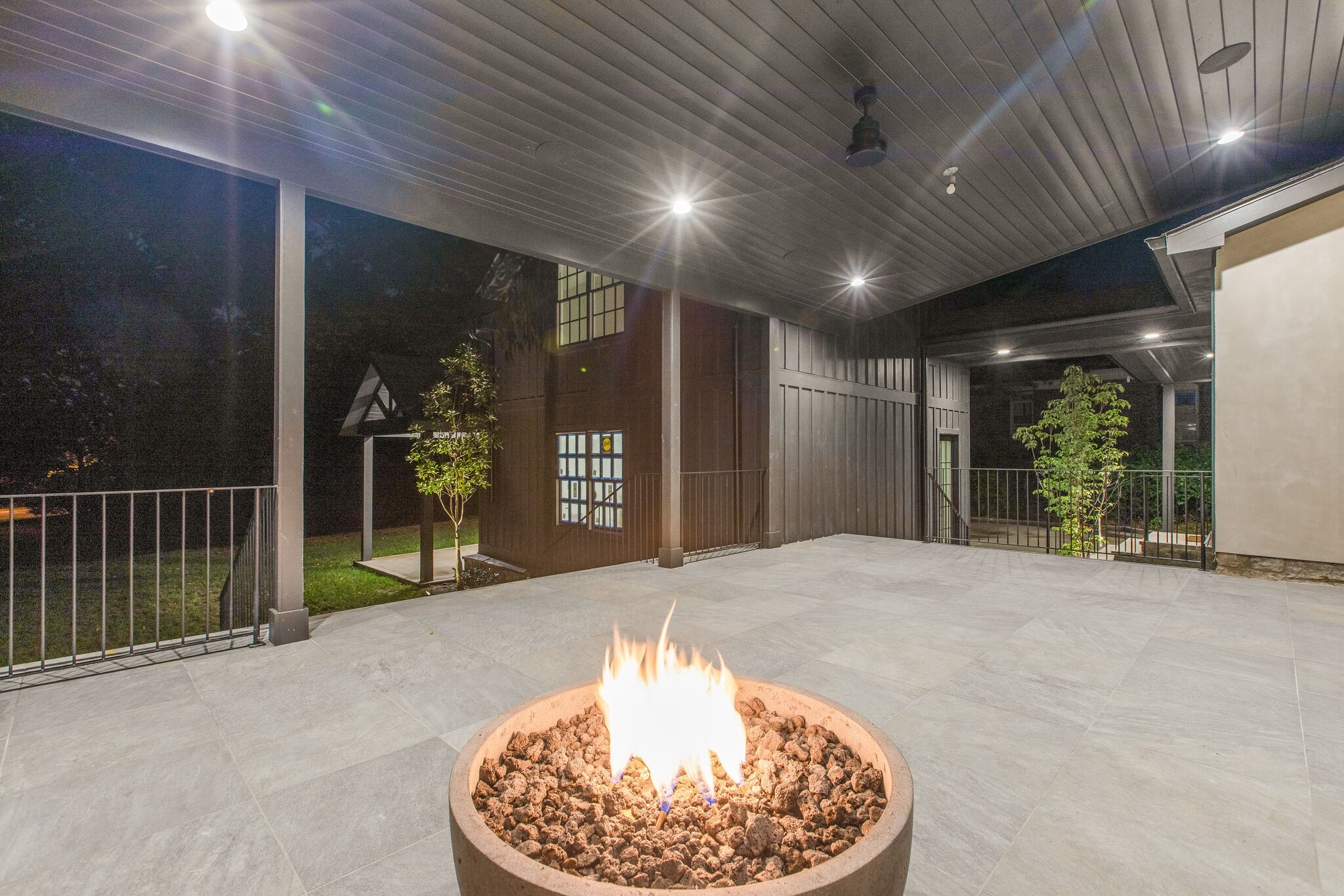 3800 Estes Road Nashville, TN 37215 - Photo 8 of 50 a view of an entryway with a room