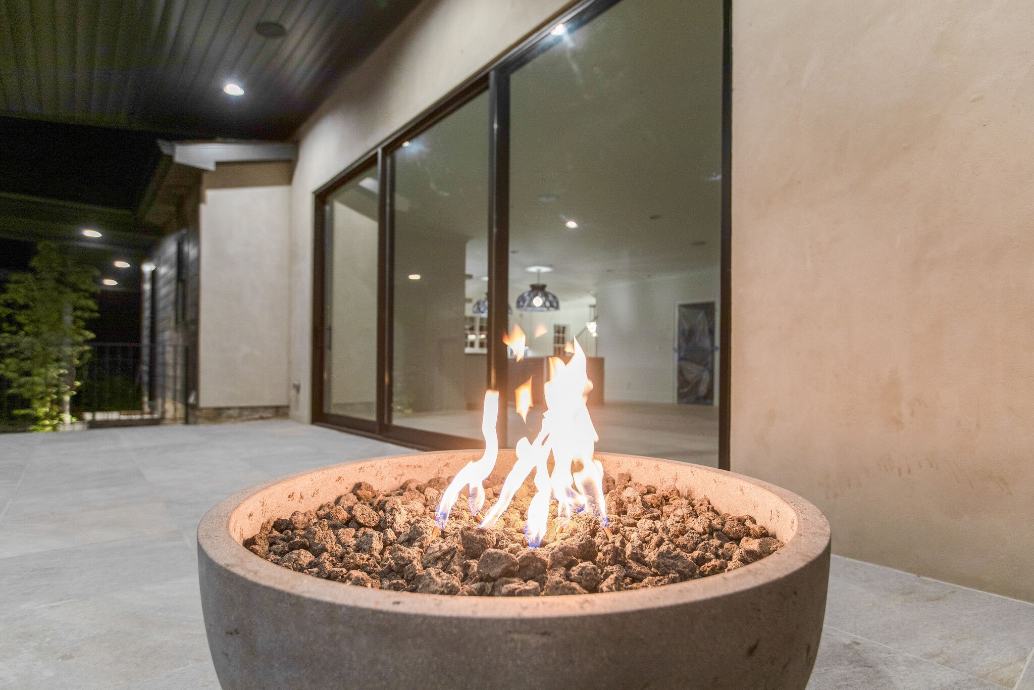 3800 Estes Road Nashville, TN 37215 - Photo 10 of 50 a dining room with a table and chairs