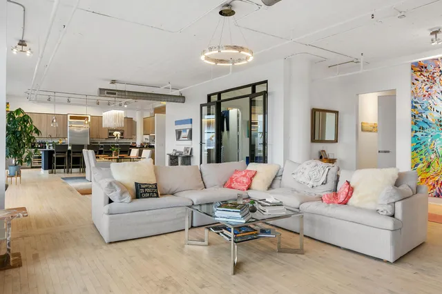 $4,495 | 290 Market Street, Unit 702, Minneapolis, MN 55405