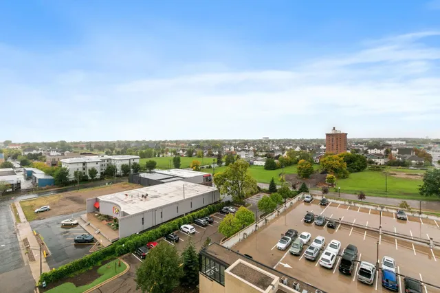 $4,495 | 290 Market Street, Unit 702, Minneapolis, MN 55405