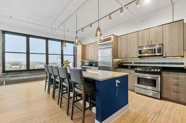 $4,495 | 290 Market Street, Unit 702, Minneapolis, MN 55405