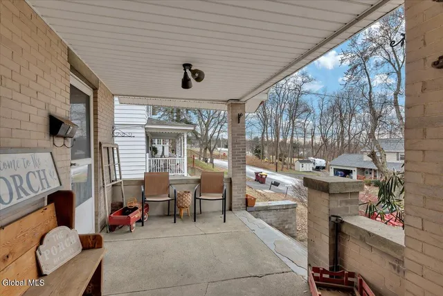 $330,000 | 7 Mountain View Avenue, East Greenbush, NY 12061