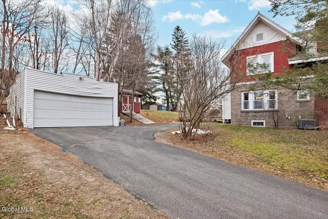 $330,000 | 7 Mountain View Avenue, East Greenbush, NY 12061