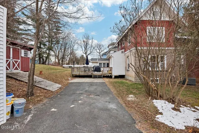 $330,000 | 7 Mountain View Avenue, East Greenbush, NY 12061