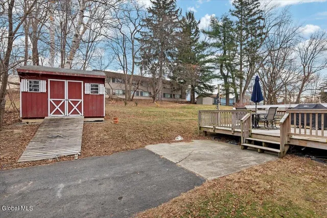 $330,000 | 7 Mountain View Avenue, East Greenbush, NY 12061