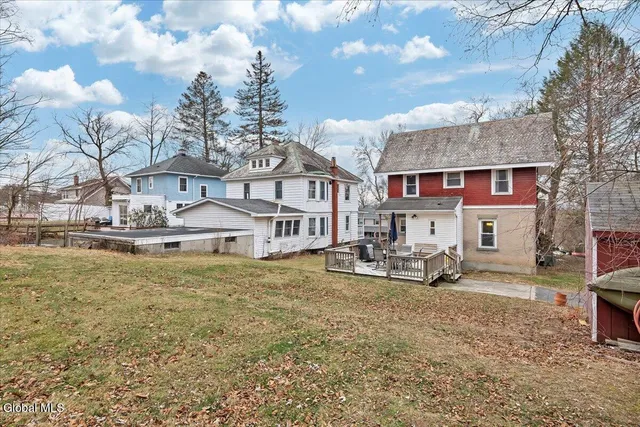 $330,000 | 7 Mountain View Avenue, East Greenbush, NY 12061