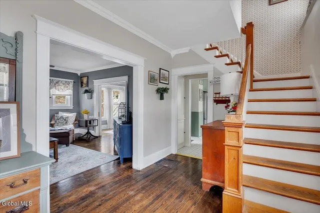 $330,000 | 7 Mountain View Avenue, East Greenbush, NY 12061