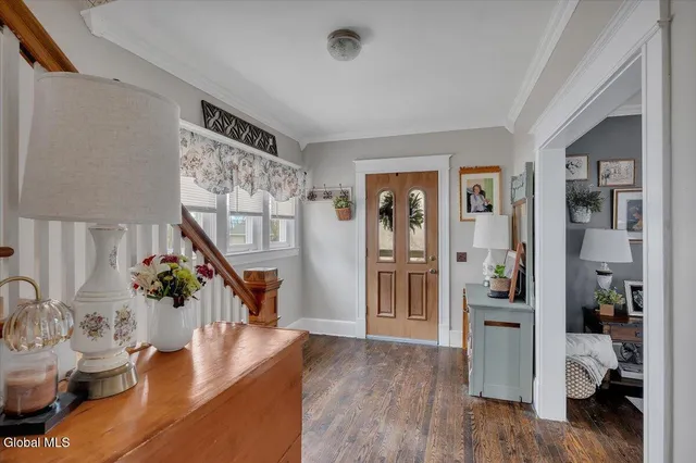 $330,000 | 7 Mountain View Avenue, East Greenbush, NY 12061