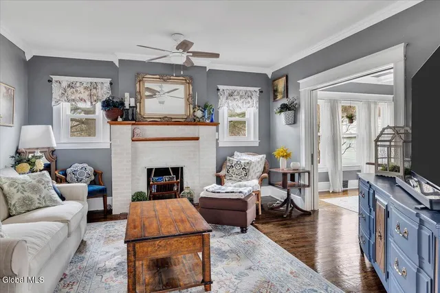 $330,000 | 7 Mountain View Avenue, East Greenbush, NY 12061