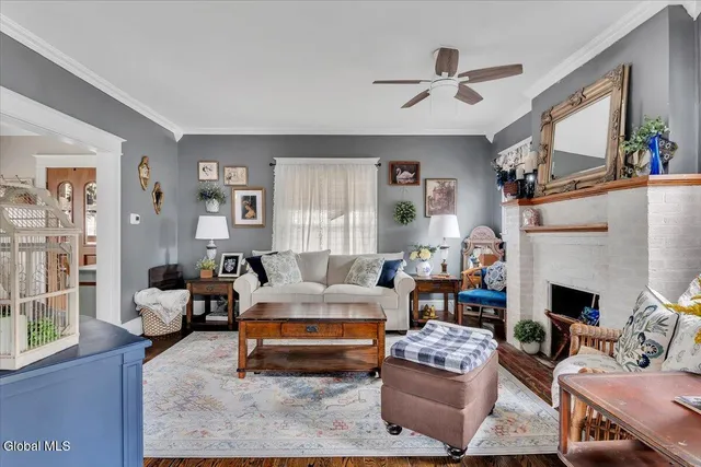 $330,000 | 7 Mountain View Avenue, East Greenbush, NY 12061