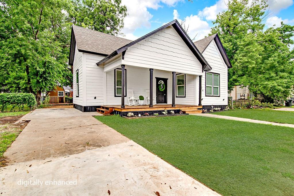 904 South Anglin Street Cleburne, TX 76031 - Photo 2 of 38