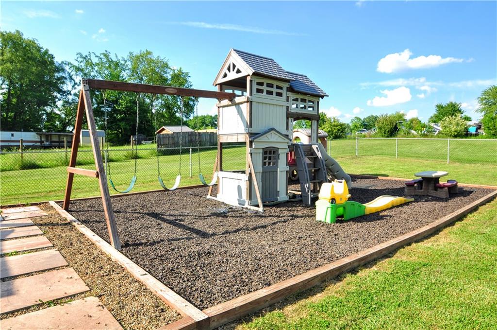 611 Stewartstown Road Point Marion, PA 15474 - Photo 8 of 26
