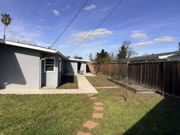 $1,698,000 | 696 Lakehaven Drive, Sunnyvale, CA 94089