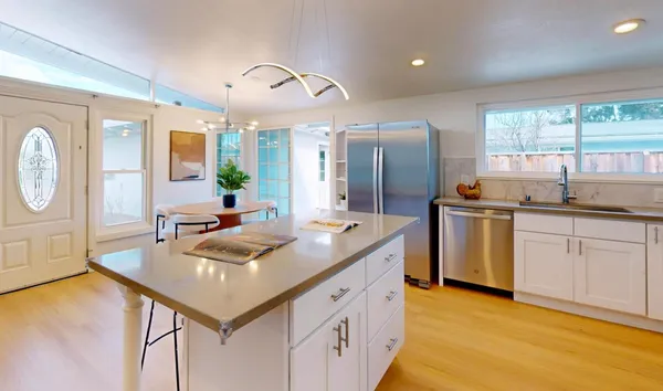 $1,698,000 | 696 Lakehaven Drive, Sunnyvale, CA 94089