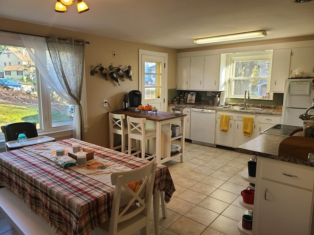 321 Massasoit Road Worcester, MA 01604 - Photo 6 of 32 Gallery Image 6