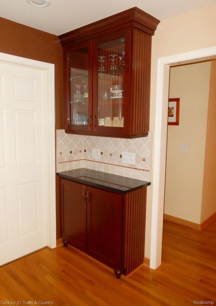 2953 Leyton Court Rochester, MI 48306 - Photo 11 of 54 Kit 7.jpg