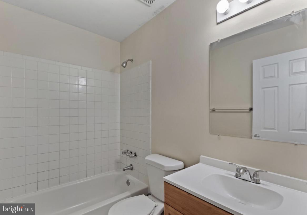 523 Mosher Street Baltimore, MD 21217 - Photo 14 of 17 Unit #1