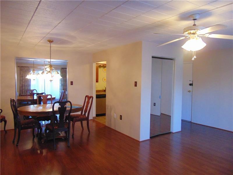 203 Coraopolis Road, Unit B1 Coraopolis, PA 15108 - Photo 4 of 17 Dinning Room