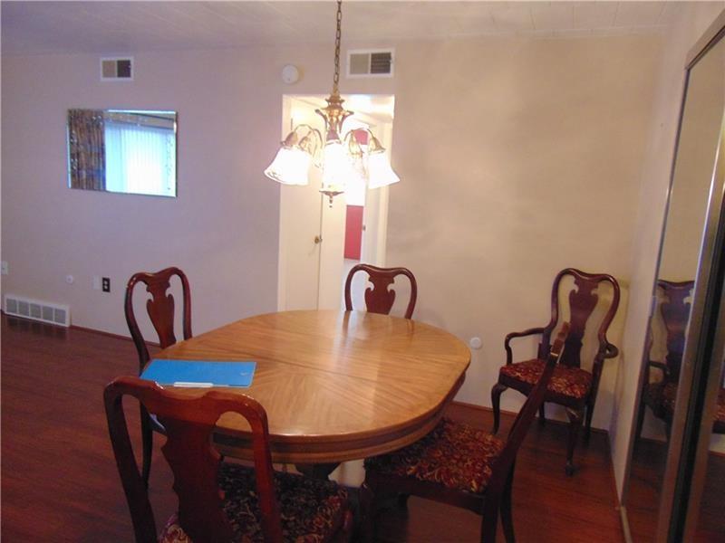 203 Coraopolis Road, Unit B1 Coraopolis, PA 15108 - Photo 5 of 17 Dinning Room