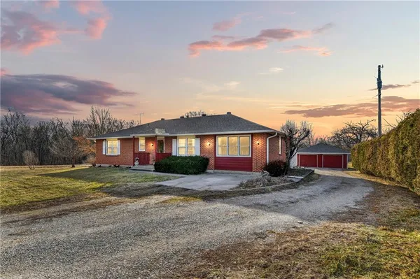 $515,000 | 22420 Eisele Road, Cleveland, MO 64734