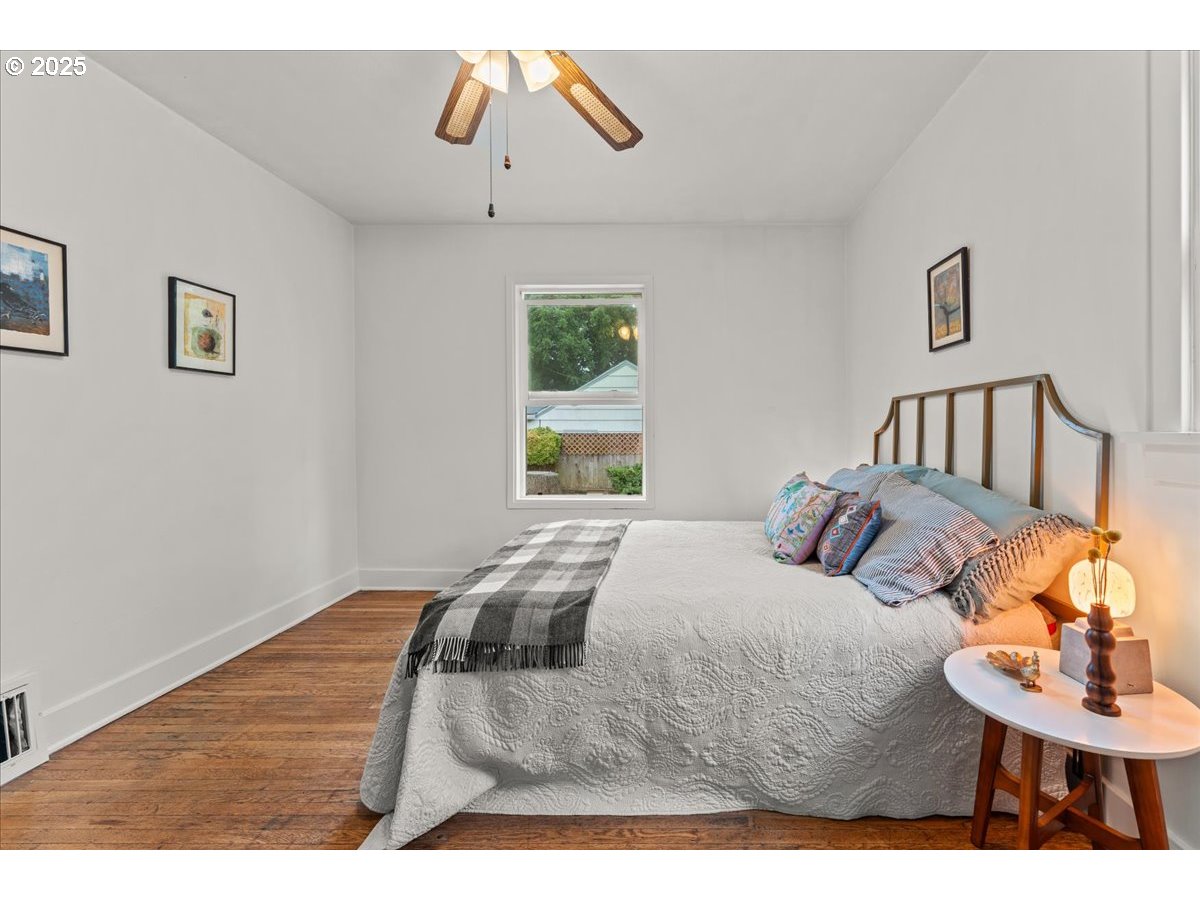 5130 Southeast Bush Street Portland, OR 97206 - Photo 17 of 36