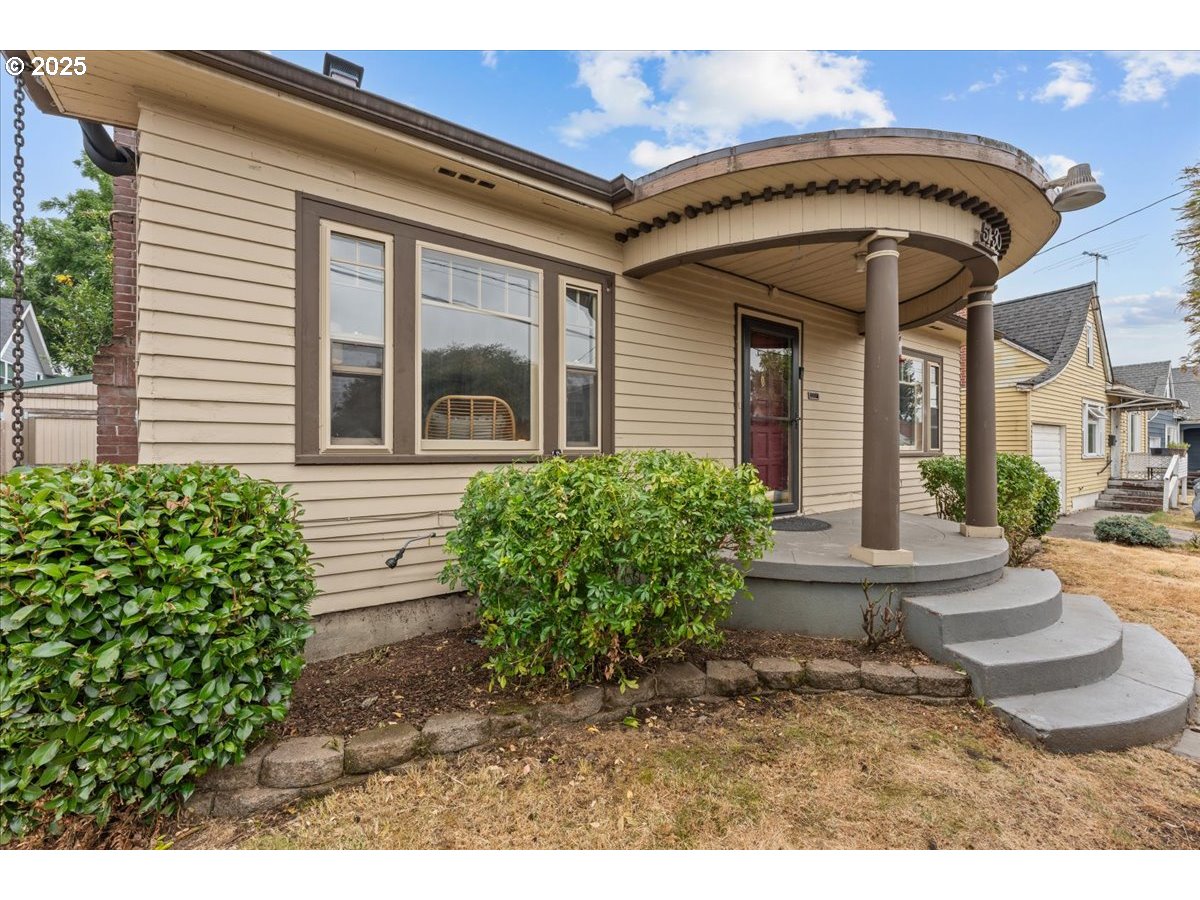 5130 Southeast Bush Street Portland, OR 97206 - Photo 5 of 36