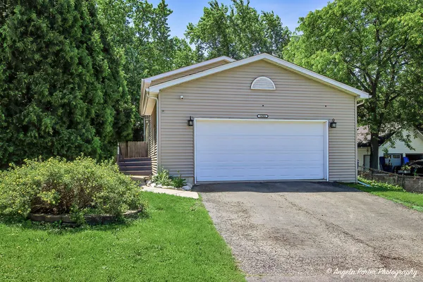 $354,000 | 24903 West Oak Avenue, Lake Villa, IL 60046