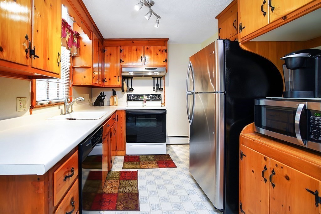 217 Bolton Street Springfield, MA 01119 - Photo 15 of 38