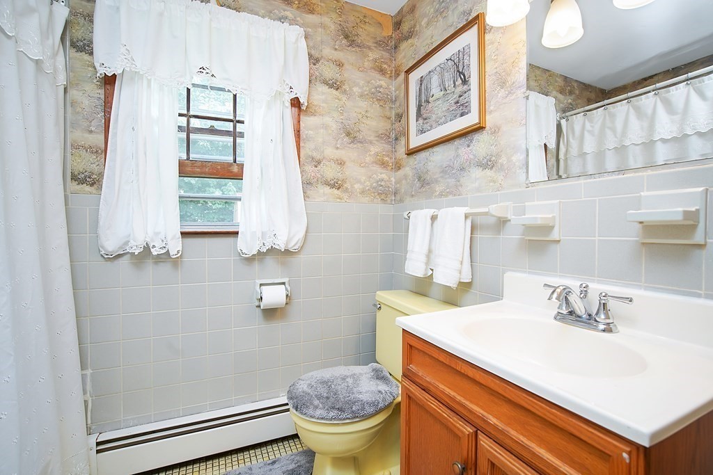217 Bolton Street Springfield, MA 01119 - Photo 23 of 38
