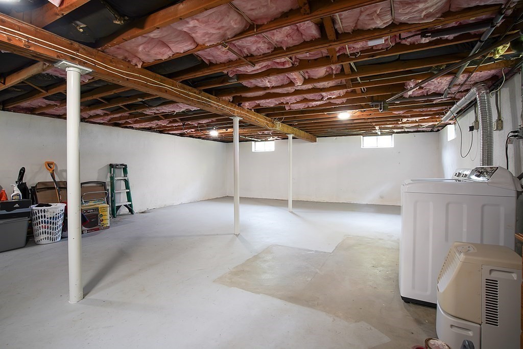 217 Bolton Street Springfield, MA 01119 - Photo 25 of 38