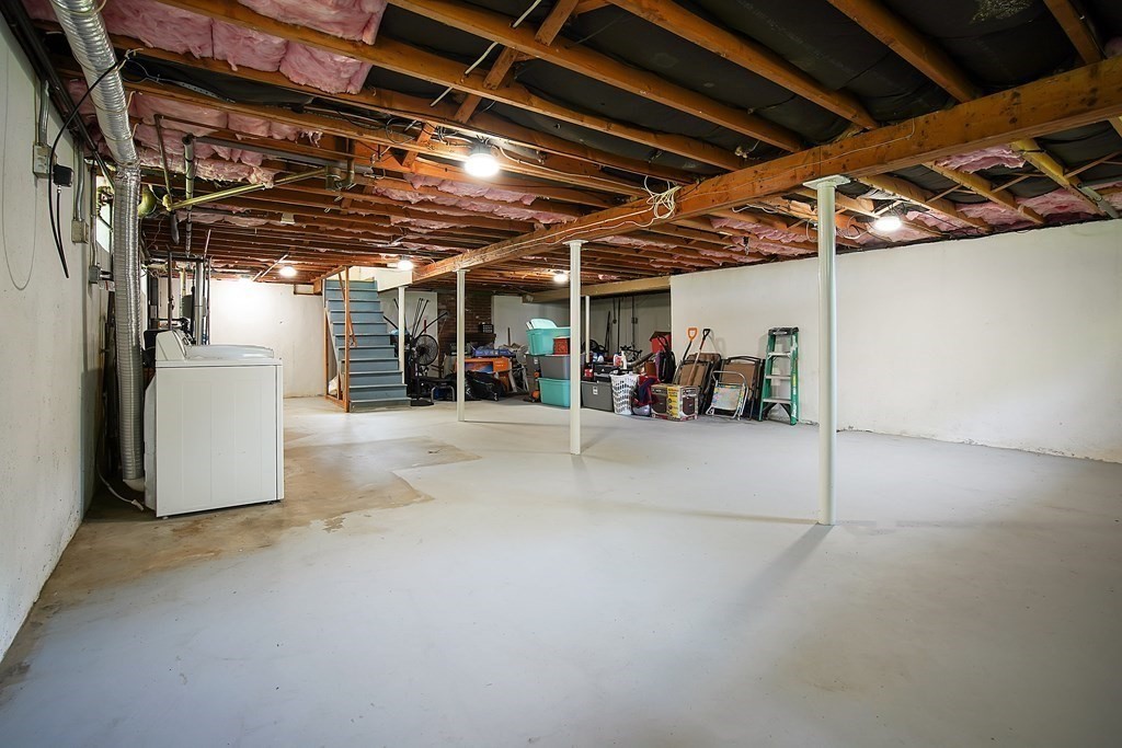 217 Bolton Street Springfield, MA 01119 - Photo 26 of 38